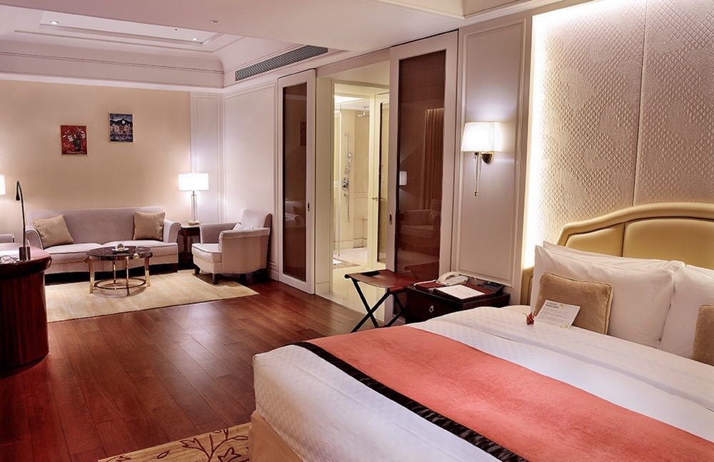 The Okura Prestige Taipei Hotel Exterior foto A suite at the Taj Mahal Palace, Mumbai